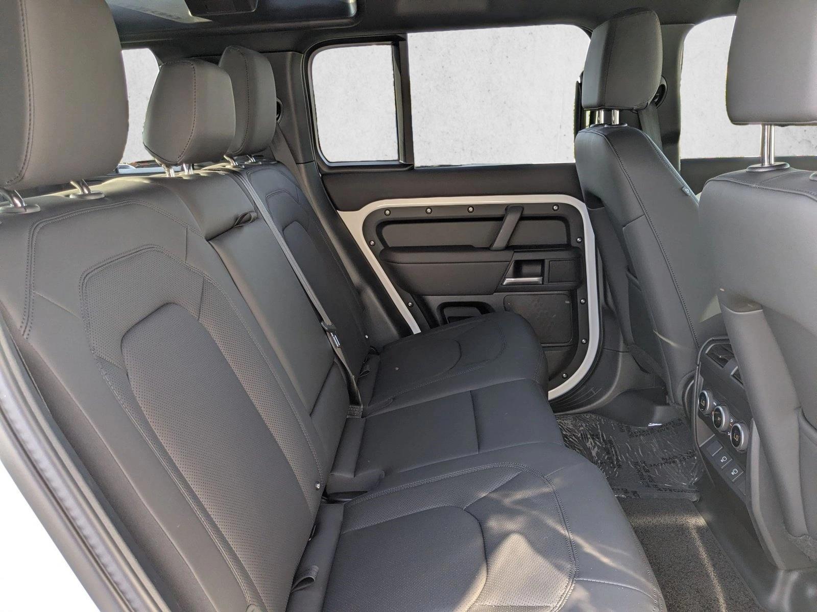 2025 Land Rover Defender S - Photo 22