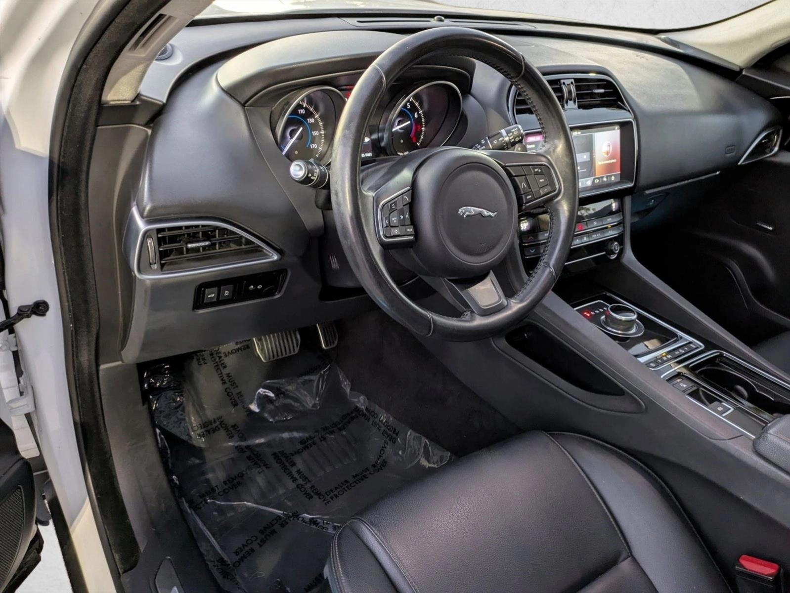 Thumbnail: 2019 Jaguar F-Pace - 3