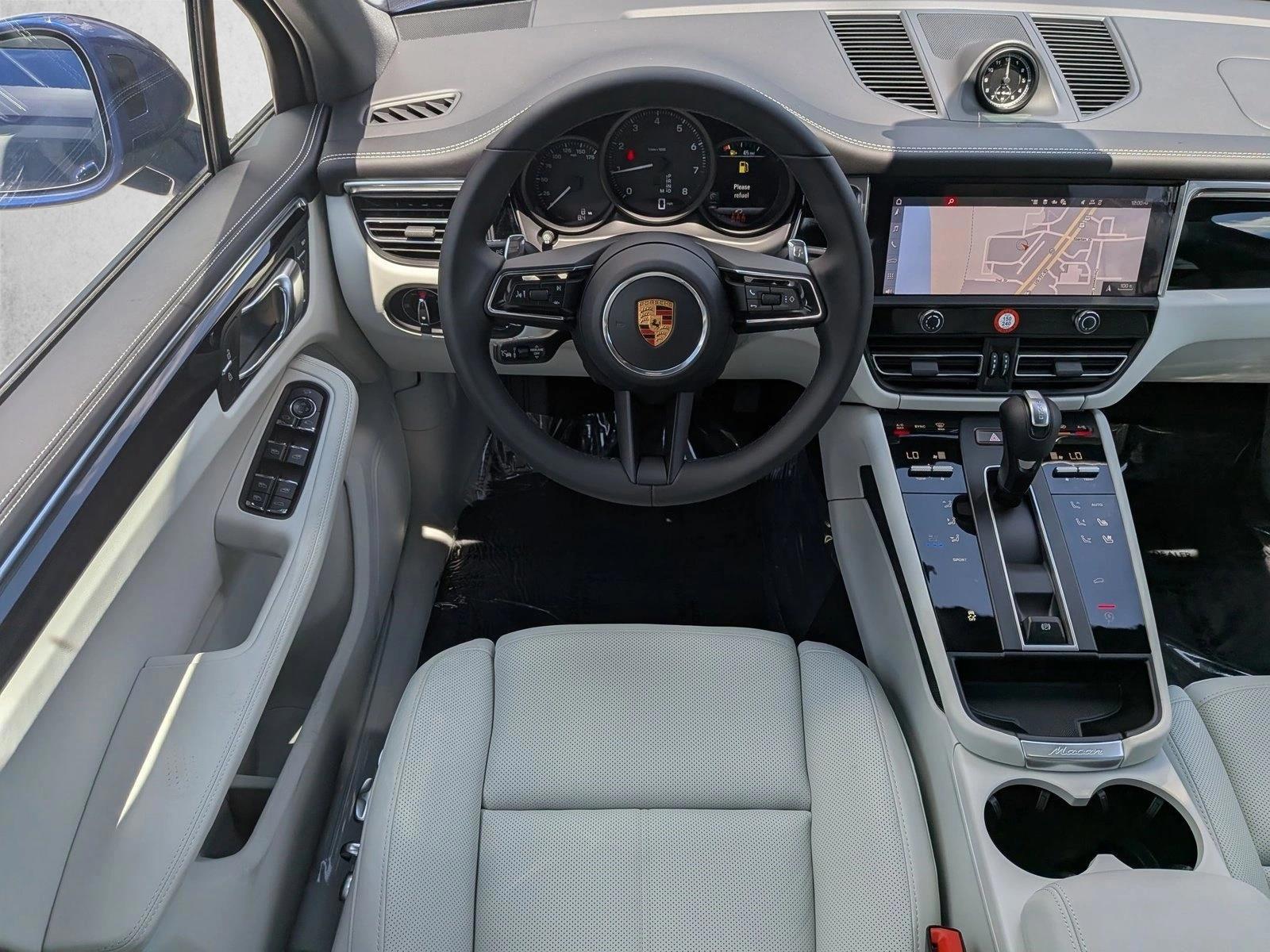 Thumbnail: 2026 Porsche Macan - 3