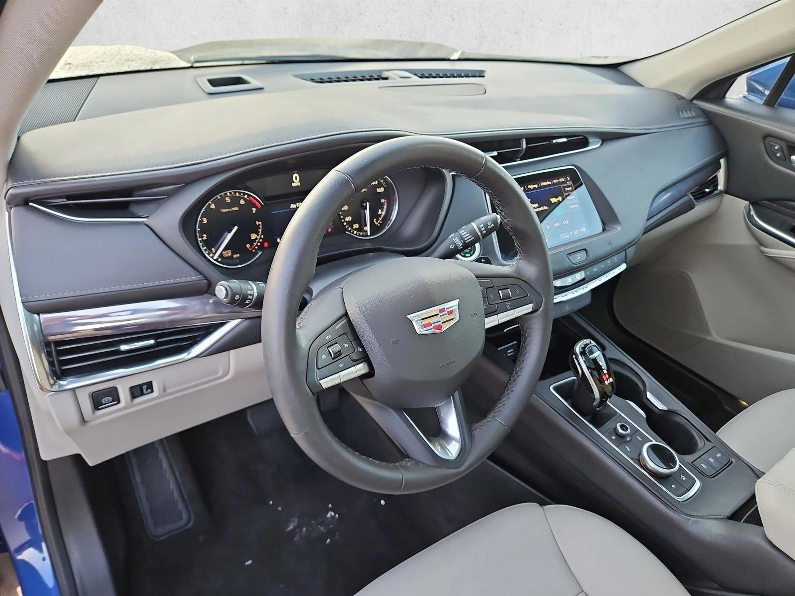 Thumbnail: 2021 Cadillac XT4 - 3
