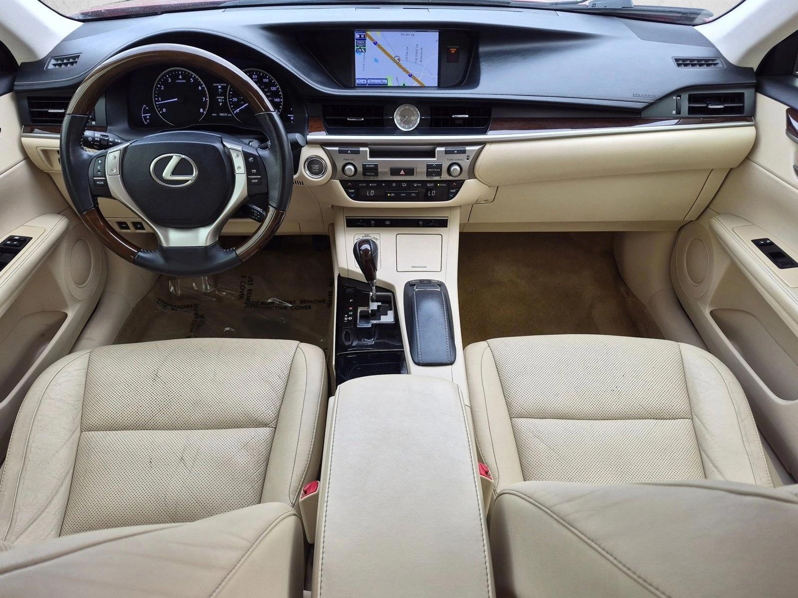 Thumbnail: 2013 Lexus ES - 3