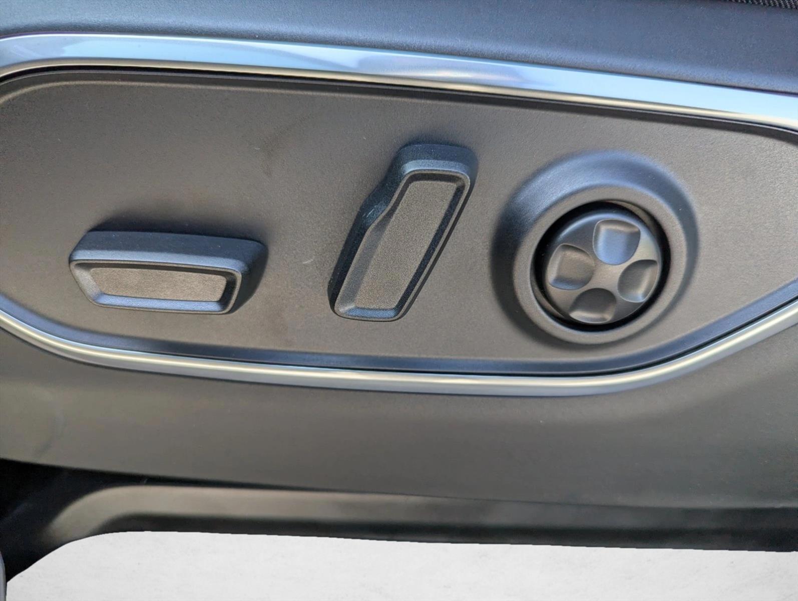 Thumbnail: 2026 Jeep Grand Wagoneer - 4