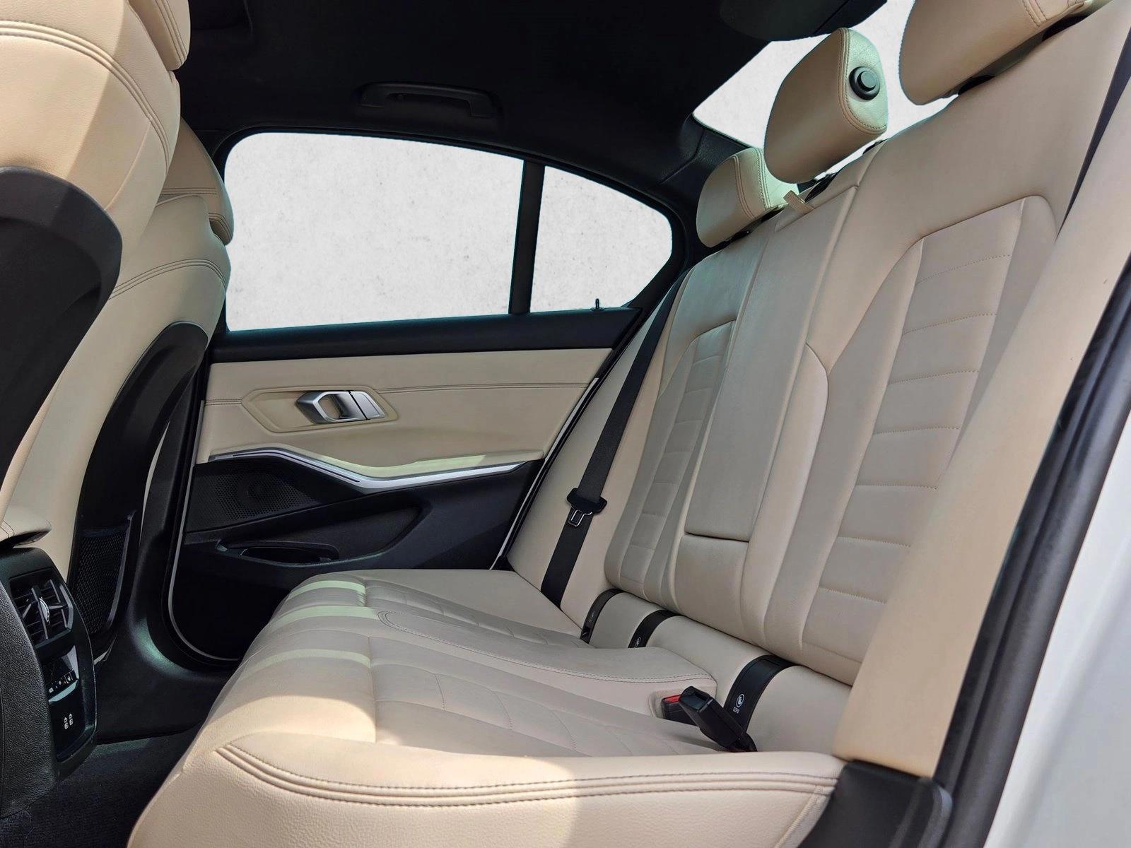 2022 BMW 3 Series 330i - Photo 19