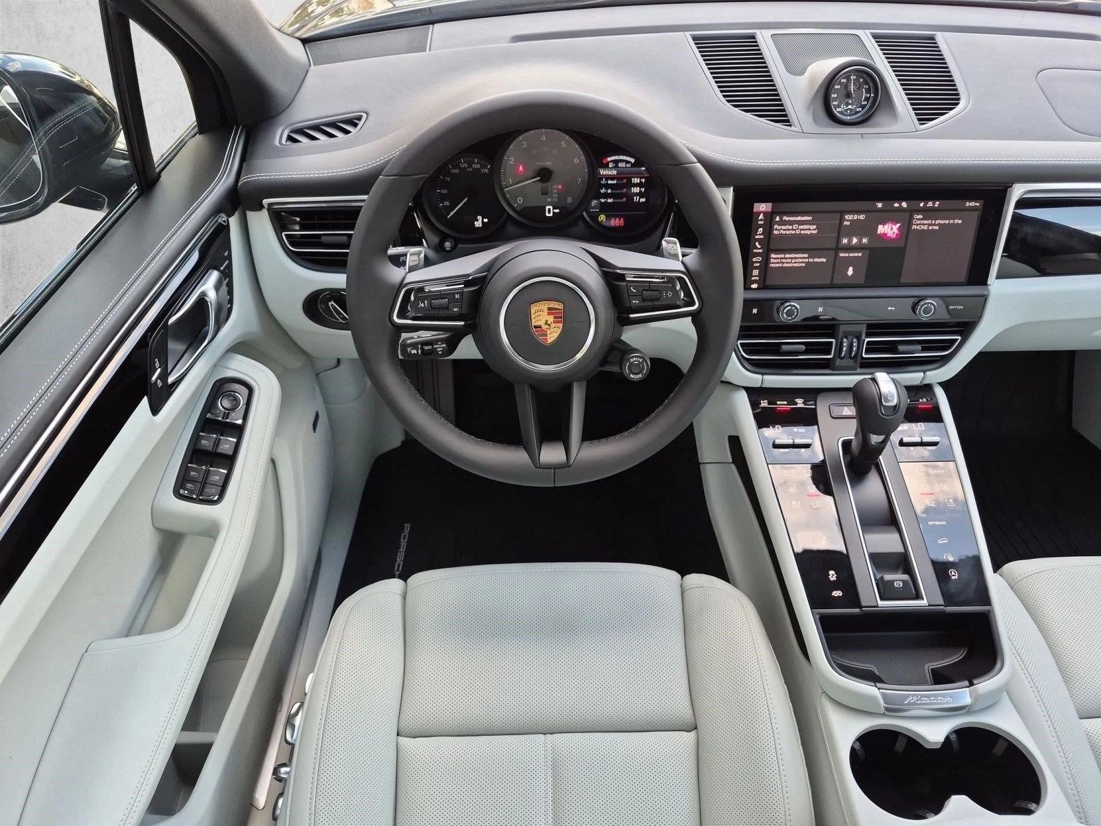 Thumbnail: 2026 Porsche Macan - 4