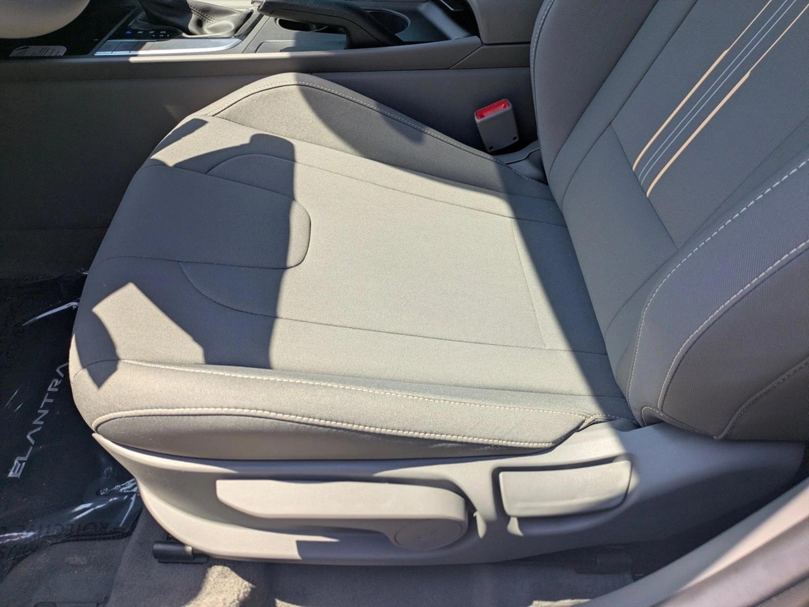 Thumbnail: 2026 Hyundai Elantra - 4