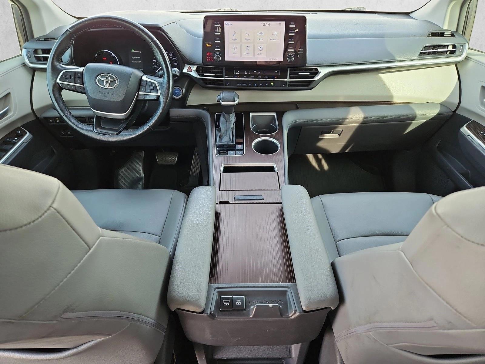 Thumbnail: 2021 Toyota Sienna - 4