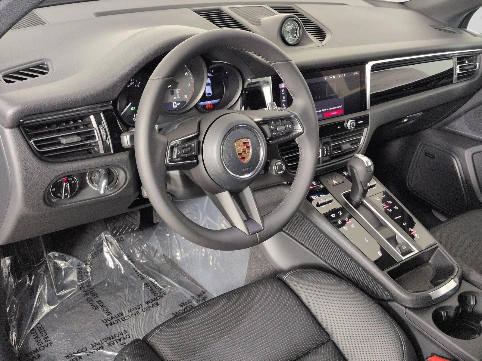 Thumbnail: 2026 Porsche Macan - 4