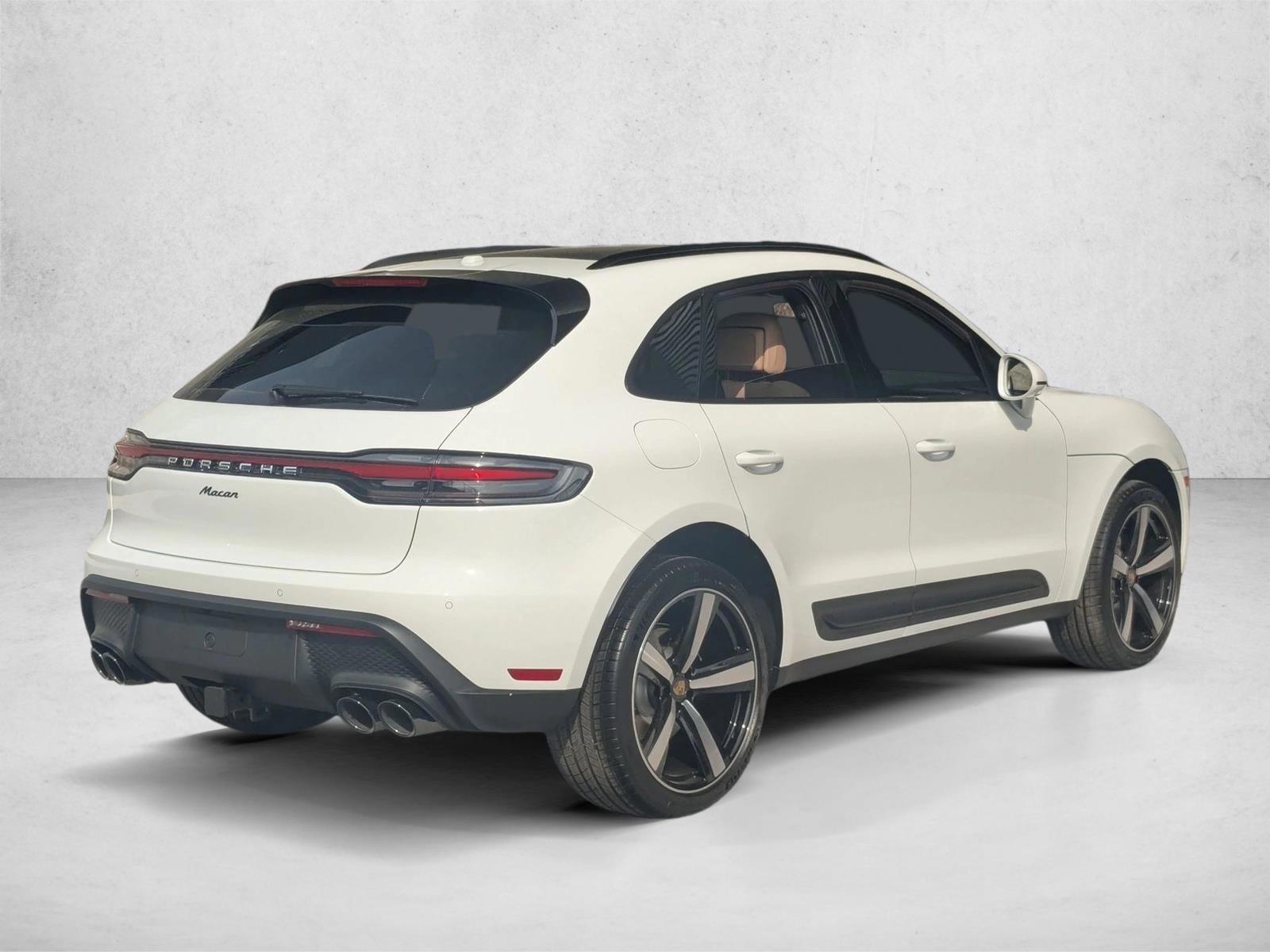 2026 Porsche Macan T - Photo 9