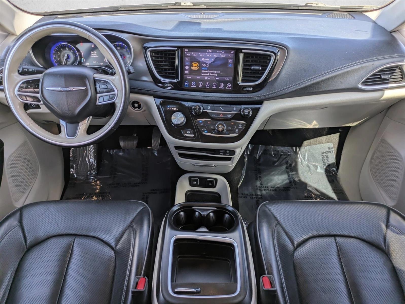 Thumbnail: 2019 Chrysler Pacifica - 3