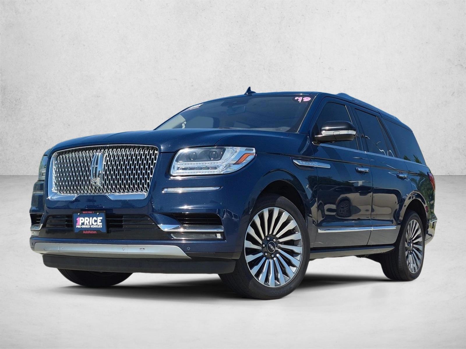 Thumbnail: 2019 Lincoln Navigator - 1