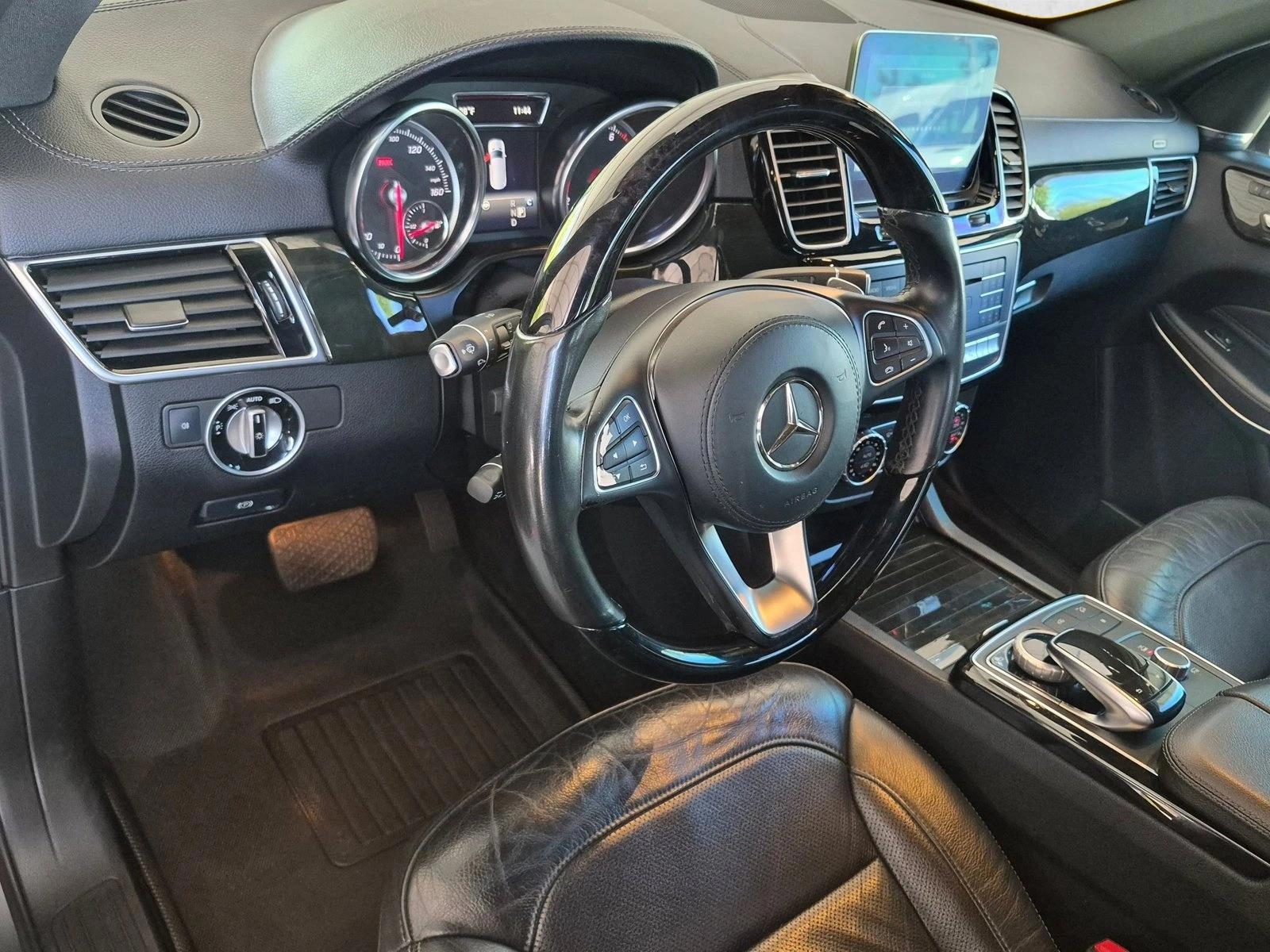 Thumbnail: 2019 Mercedes-Benz GLS - 3
