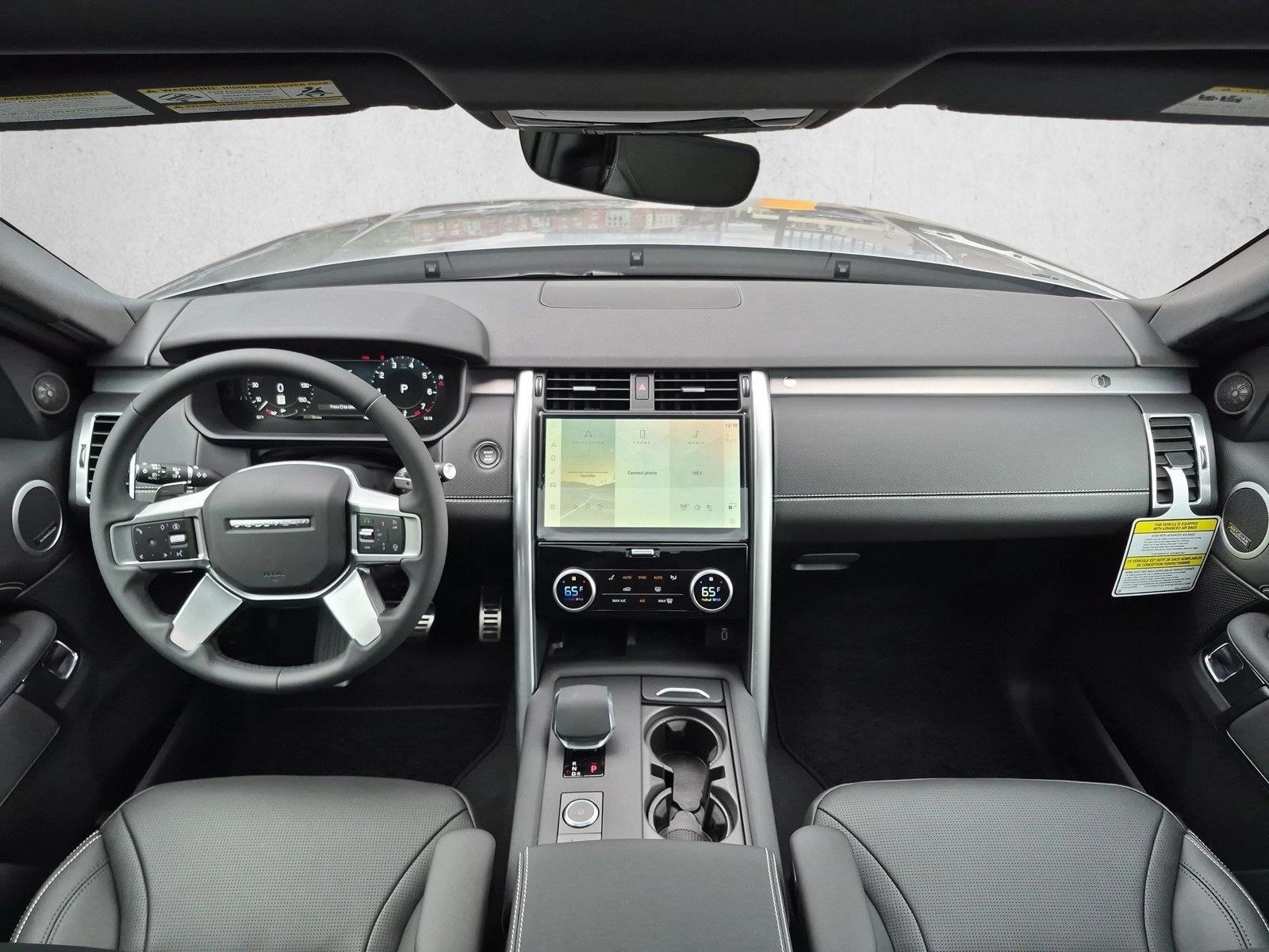 Thumbnail: 2026 Land Rover Discovery - 3