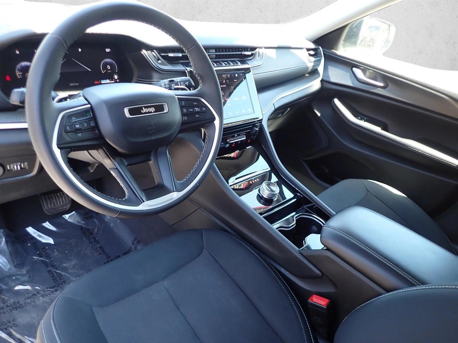 Thumbnail: 2023 Jeep Grand Cherokee L - 3