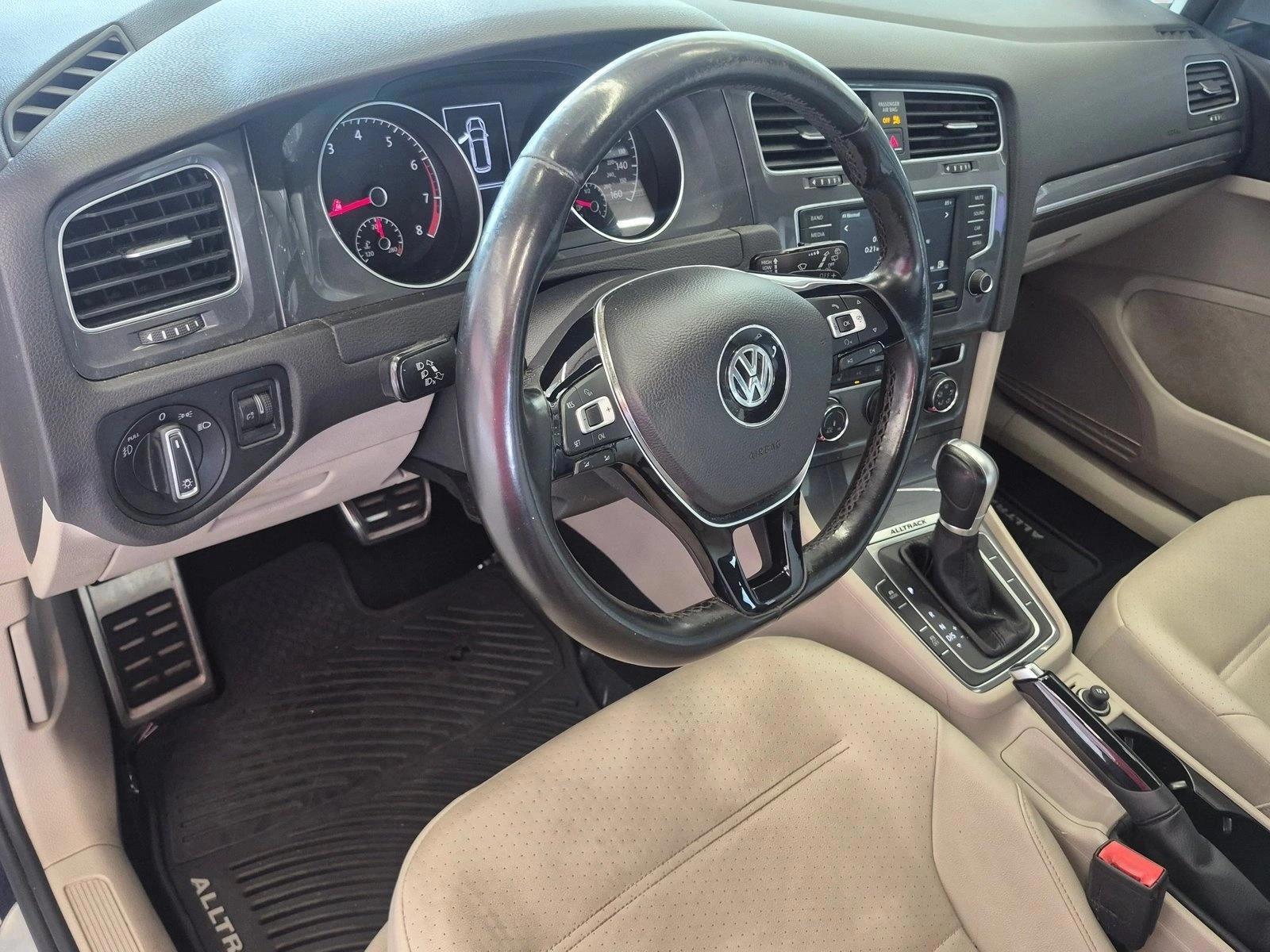 Thumbnail: 2017 Volkswagen Golf - 3