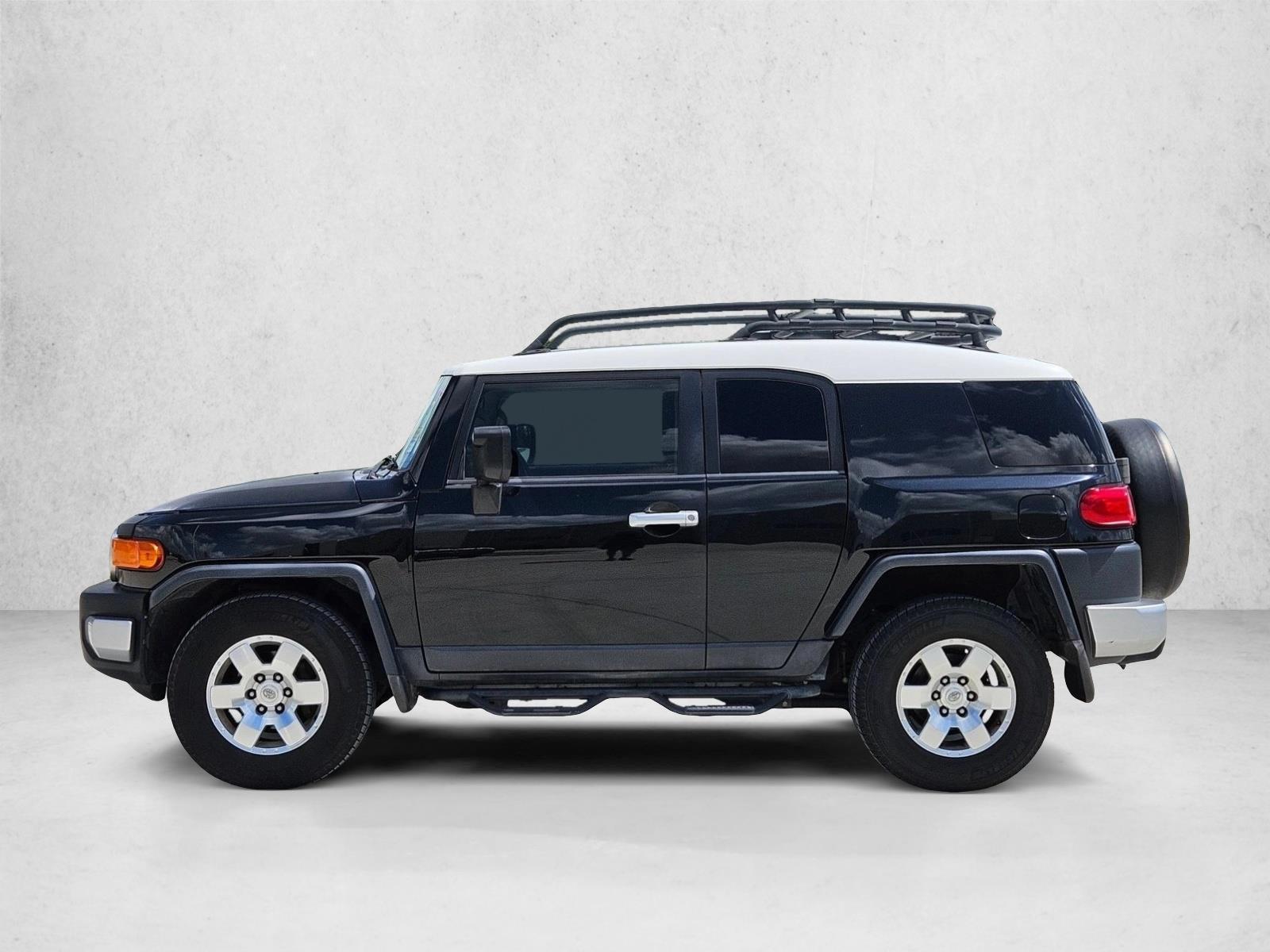 Thumbnail: 2007 Toyota FJ Cruiser - 2