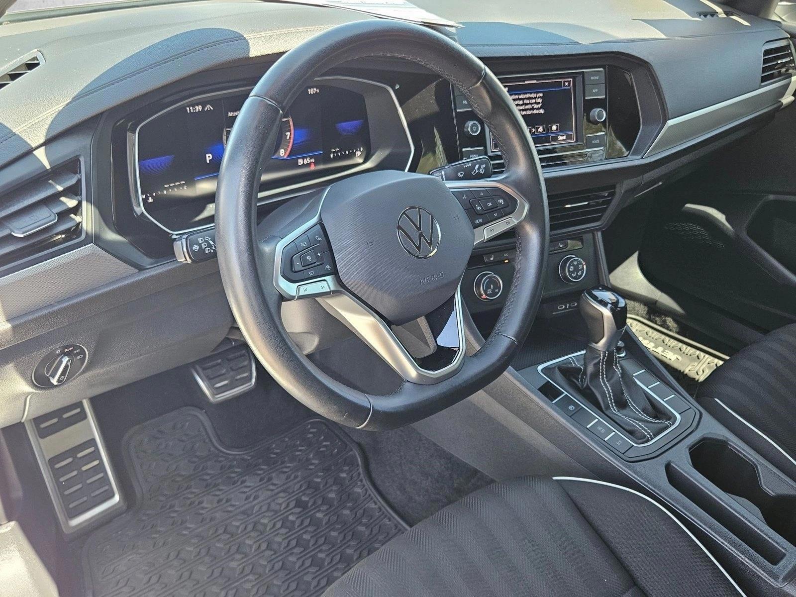 Thumbnail: 2024 Volkswagen Jetta - 3