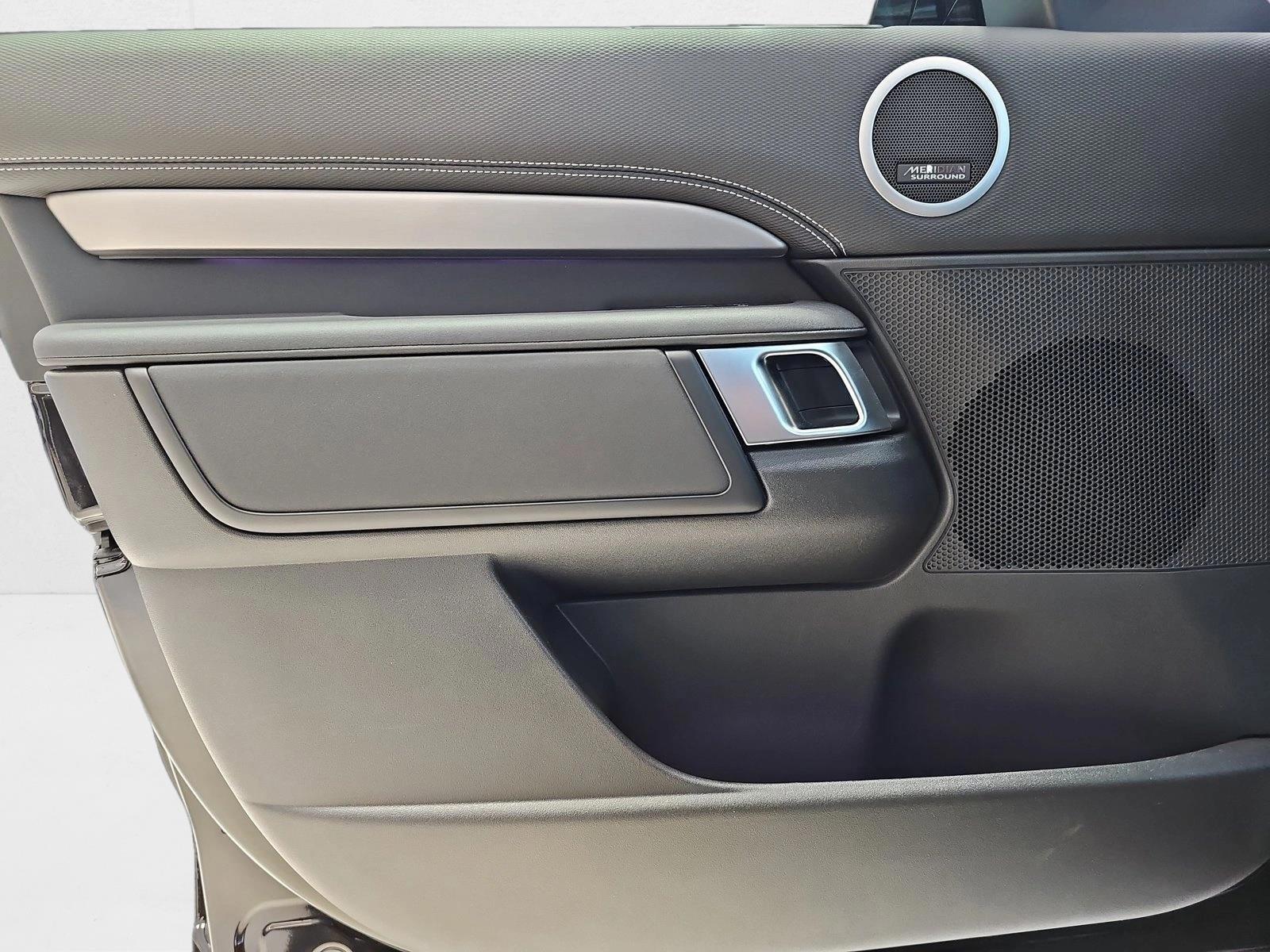 2025 Land Rover Discovery Dynamic SE - Photo 24