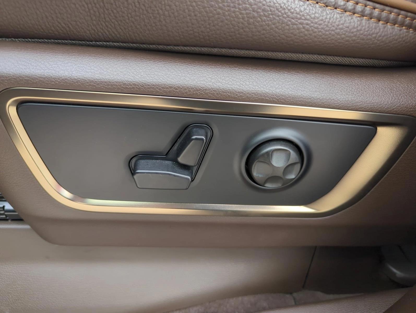 Thumbnail: 2025 RAM 1500 - 3