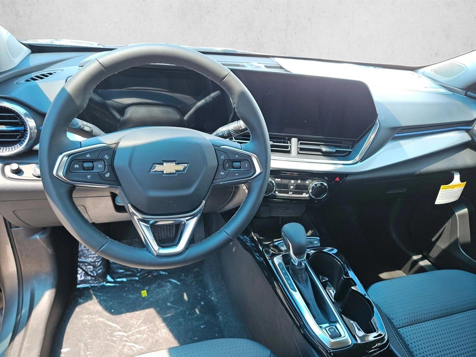 Thumbnail: 2026 Chevrolet Trax - 2