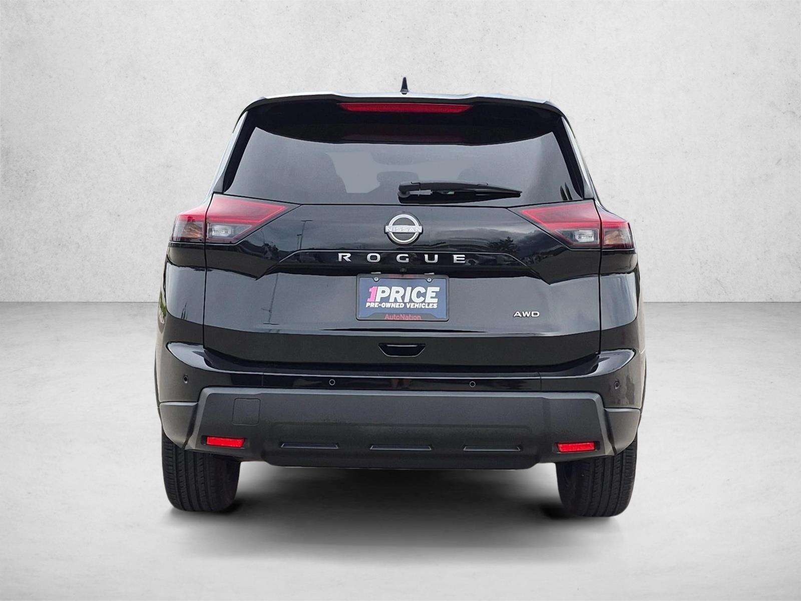 2025 Nissan Rogue SV - Photo 7