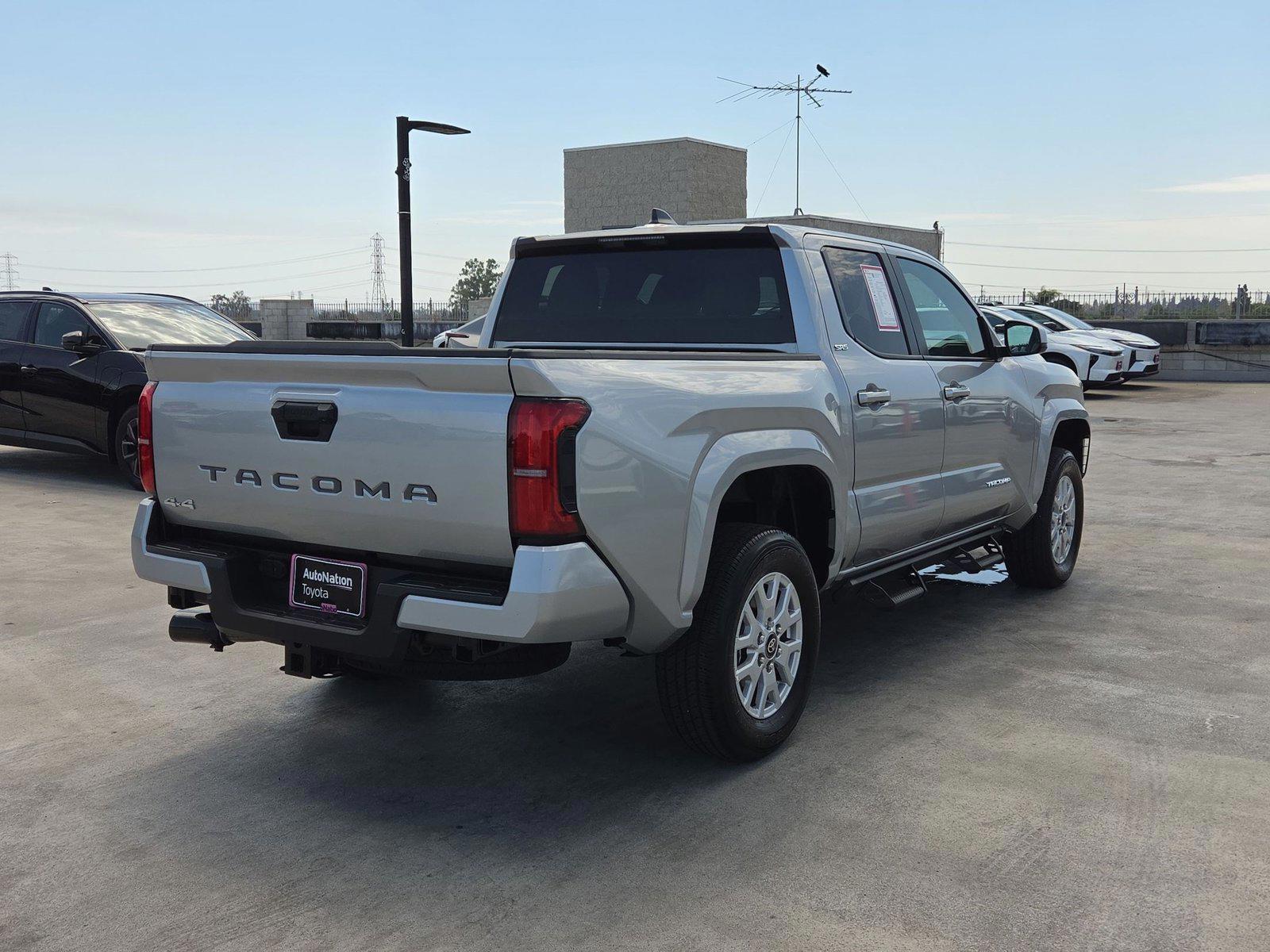 2025 Toyota Tacoma SR5 - Photo 5