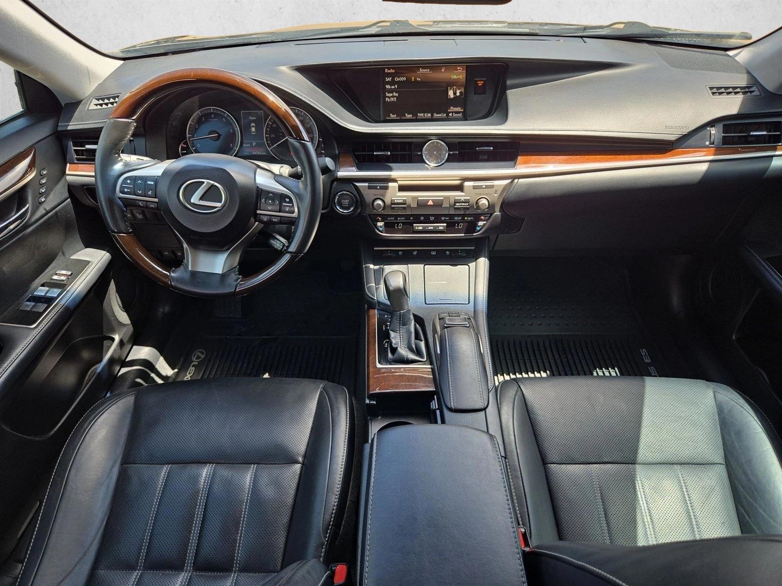 Thumbnail: 2017 Lexus ES - 3