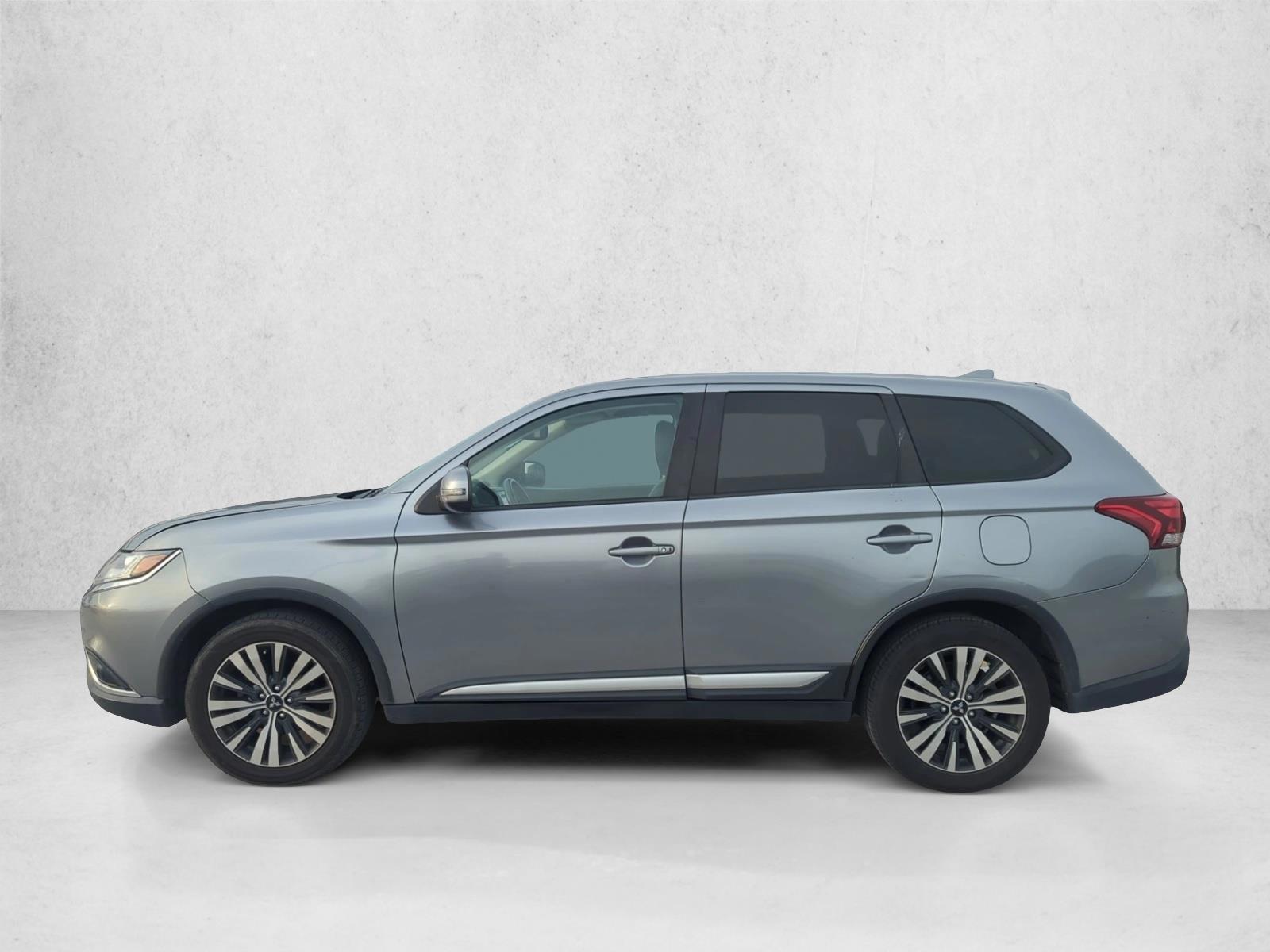 Thumbnail: 2020 Mitsubishi Outlander - 2