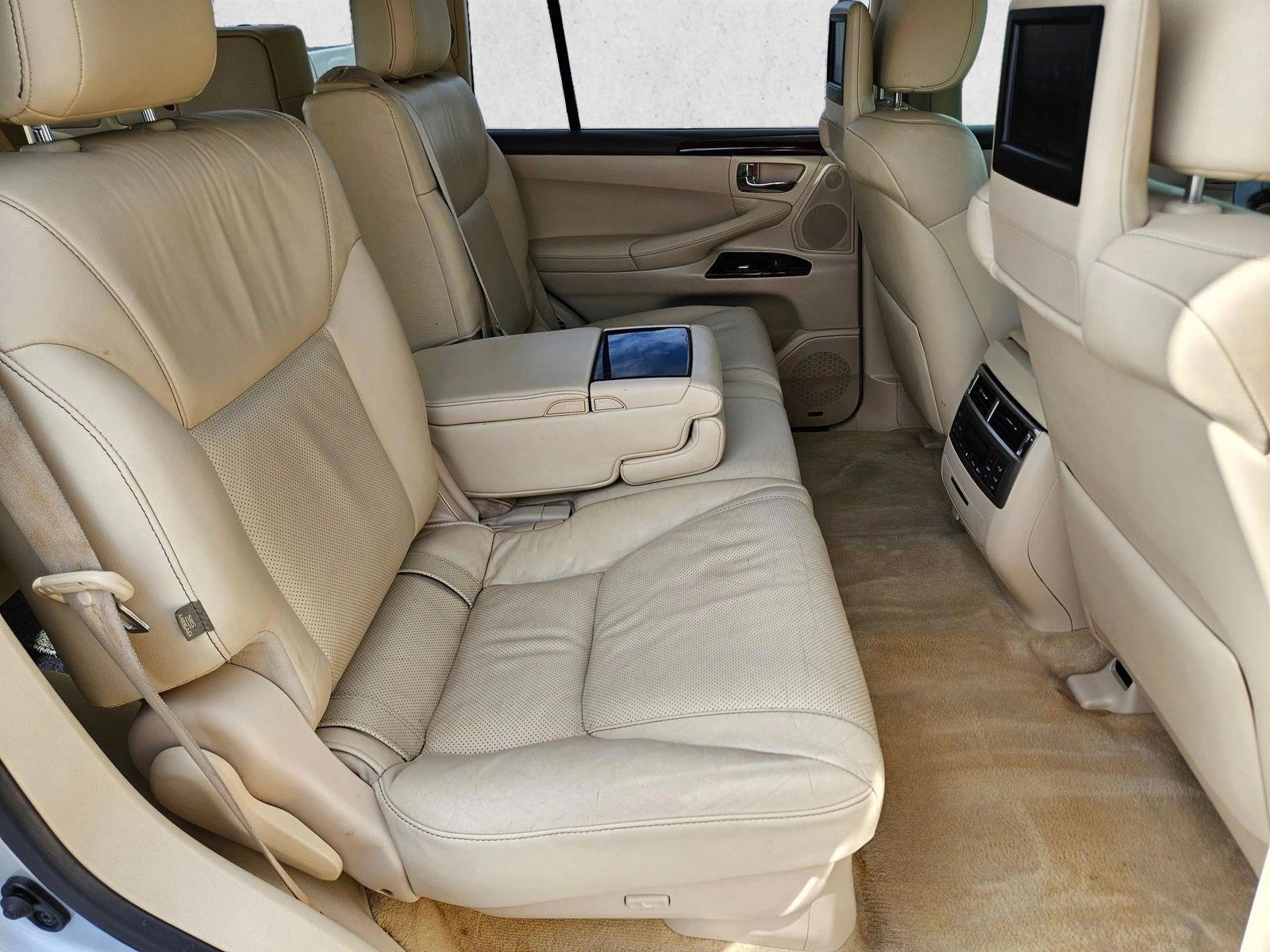 2013 Lexus LX 570 - Photo 25