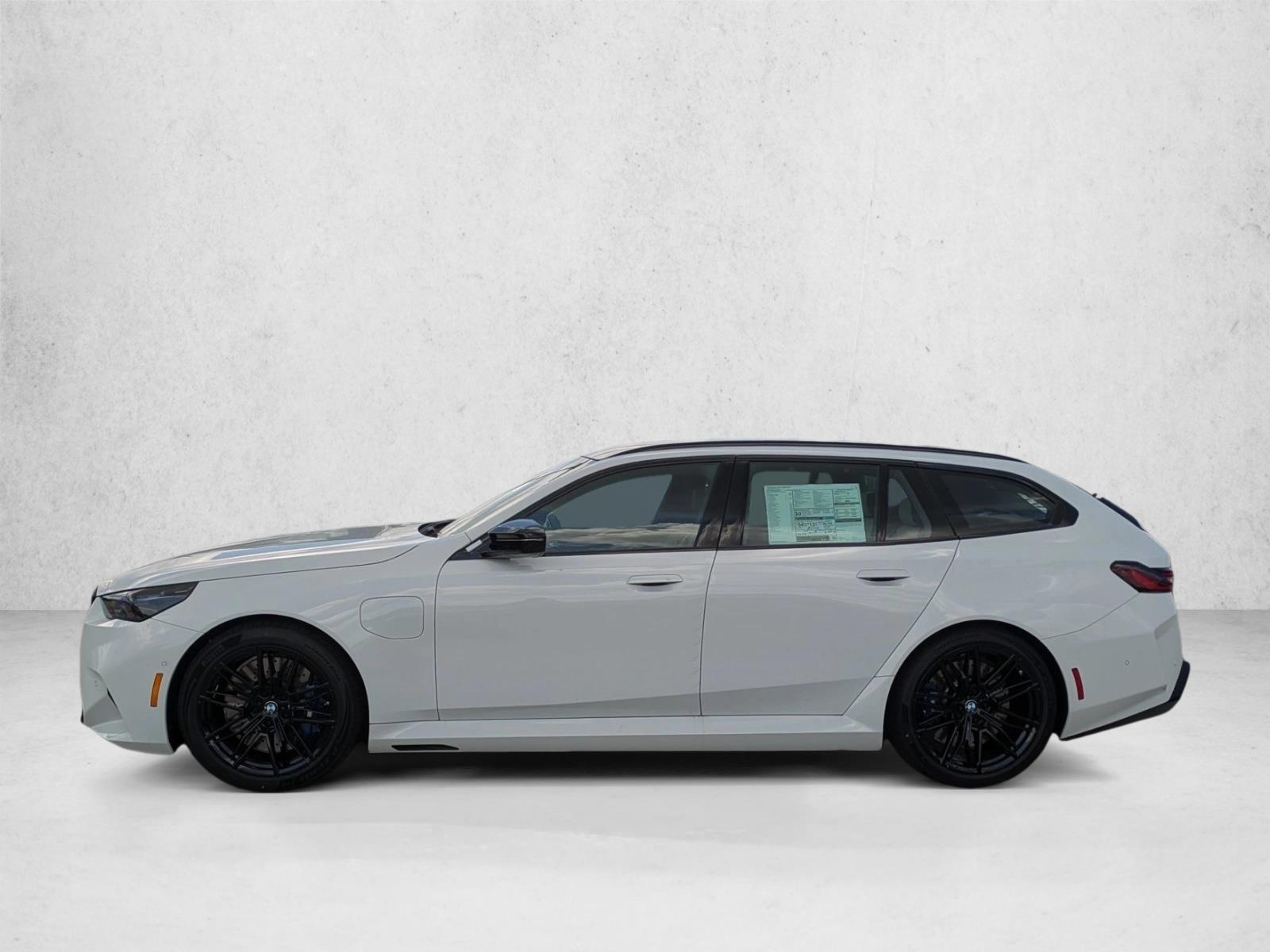 Thumbnail: 2027 BMW M5 - 2