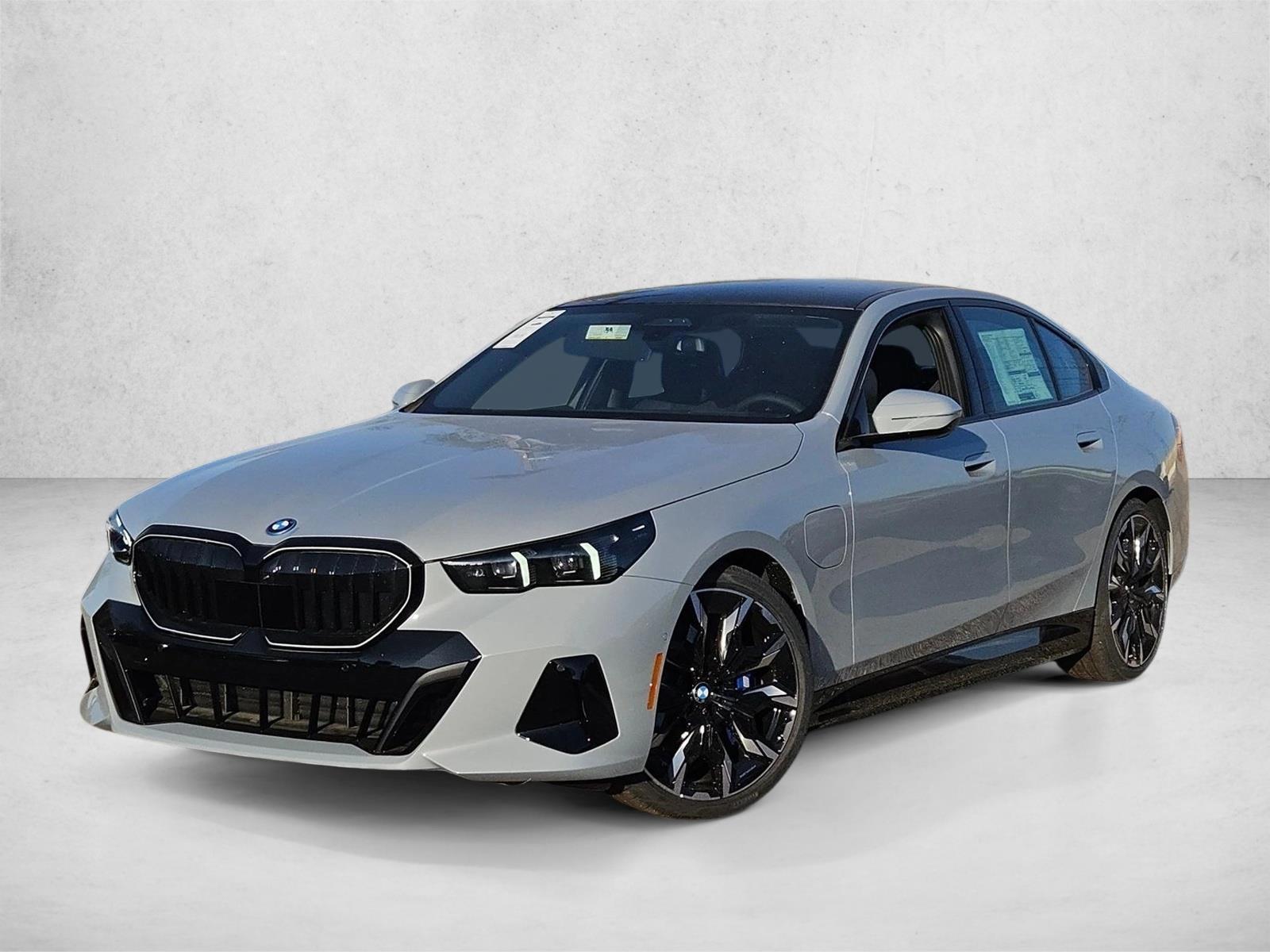 Thumbnail: 2027 BMW 5 Series - 1