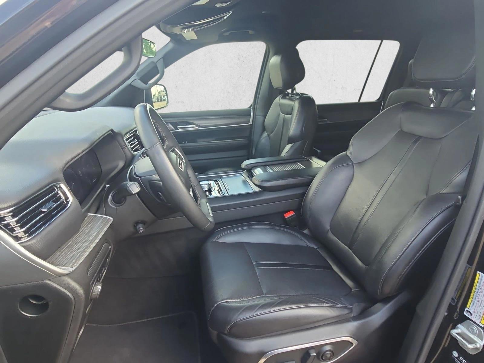 2023 Jeep Wagoneer L Series II - Photo 16