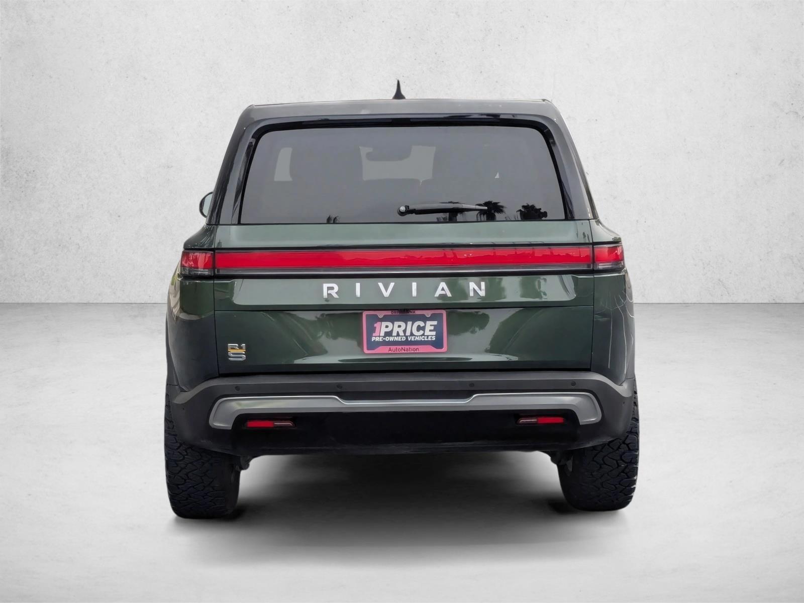 2022 Rivian R1S