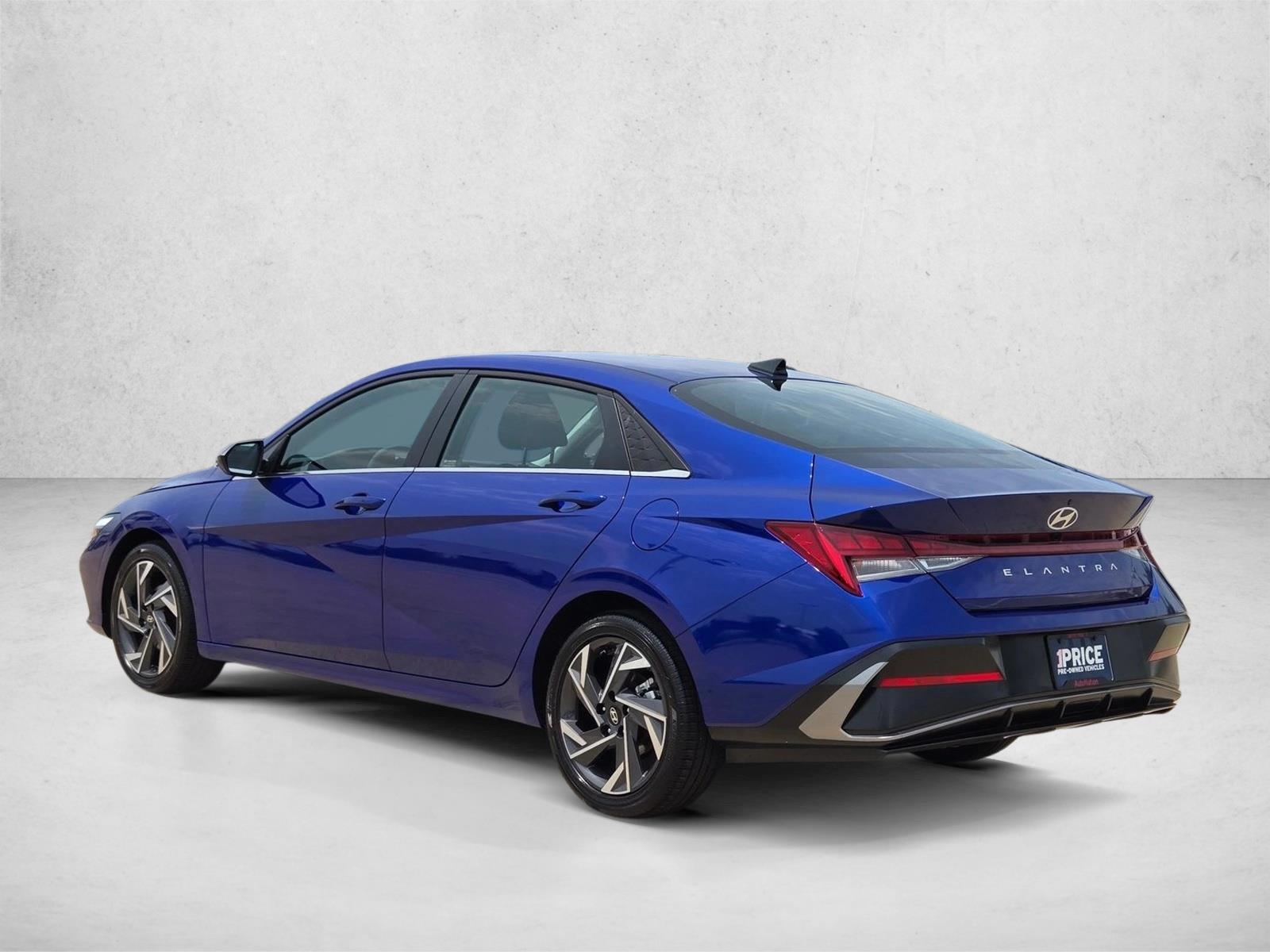 2025 Hyundai Elantra SEL - Photo 8