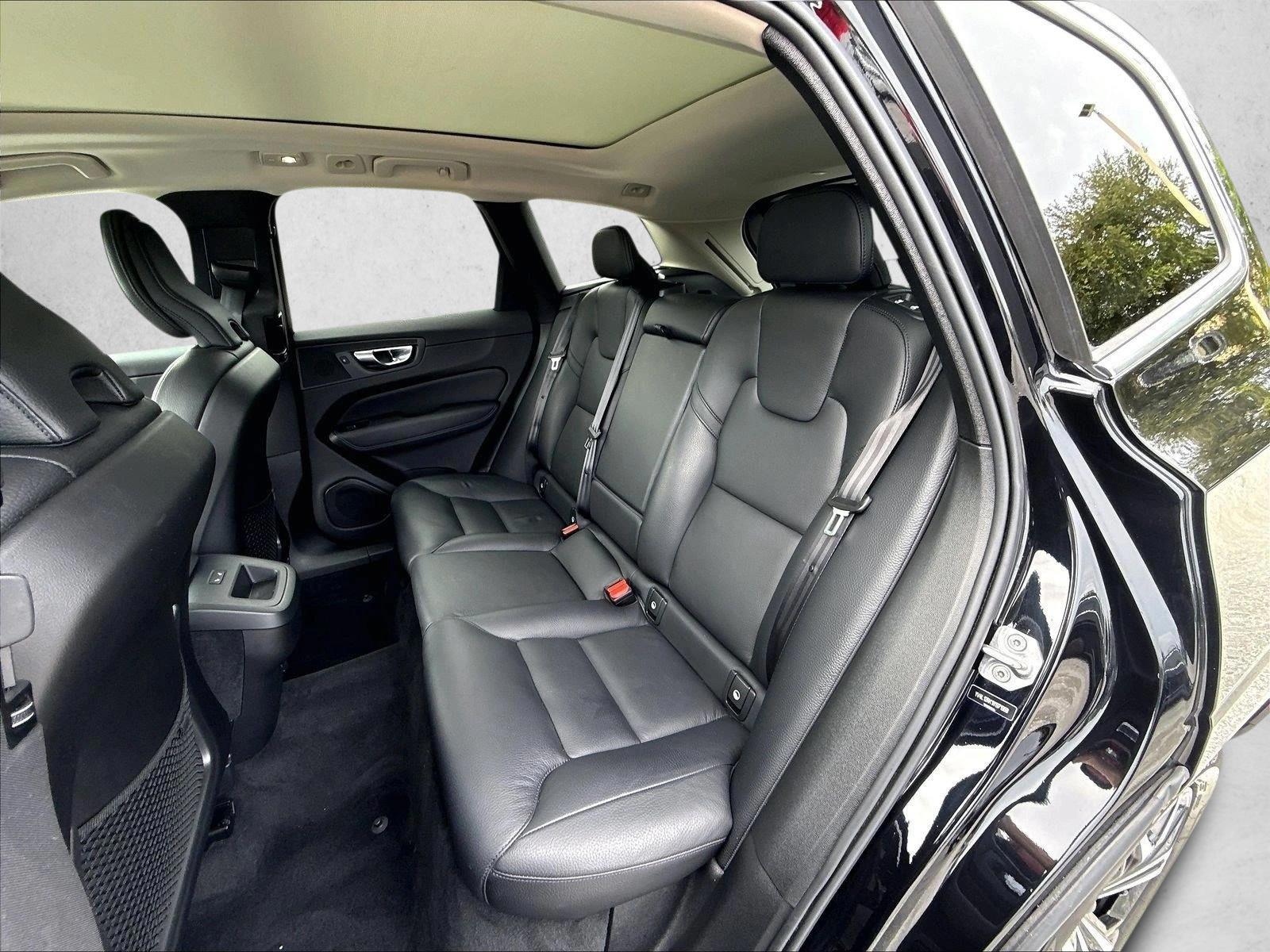 2022 Volvo XC60 Momentum - Photo 26