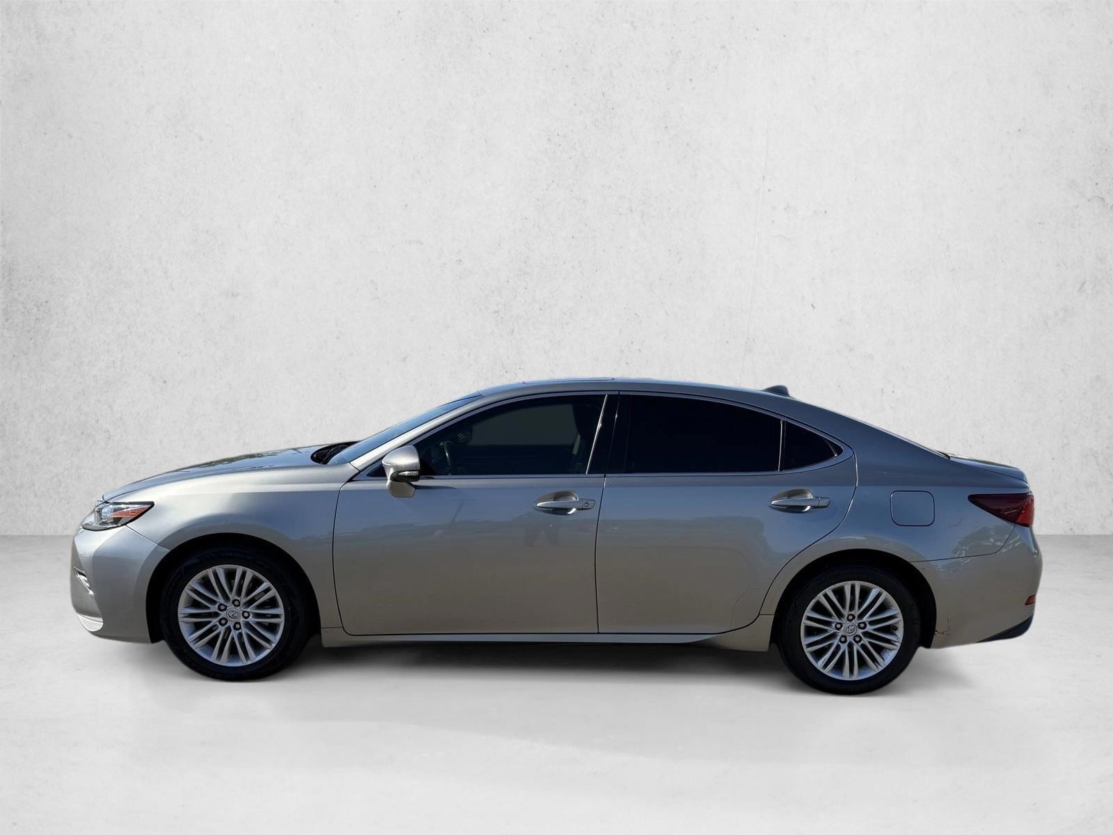 Thumbnail: 2018 Lexus ES - 2
