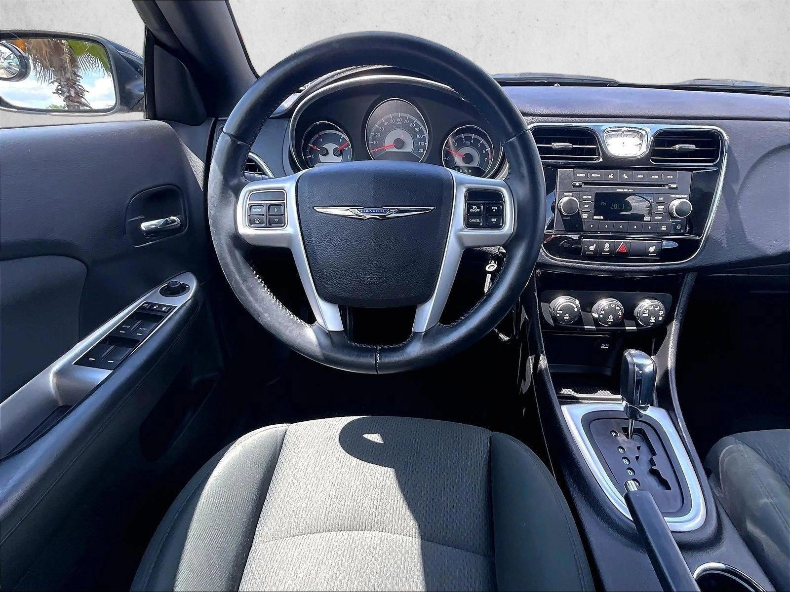 Thumbnail: 2011 Chrysler 200 - 3