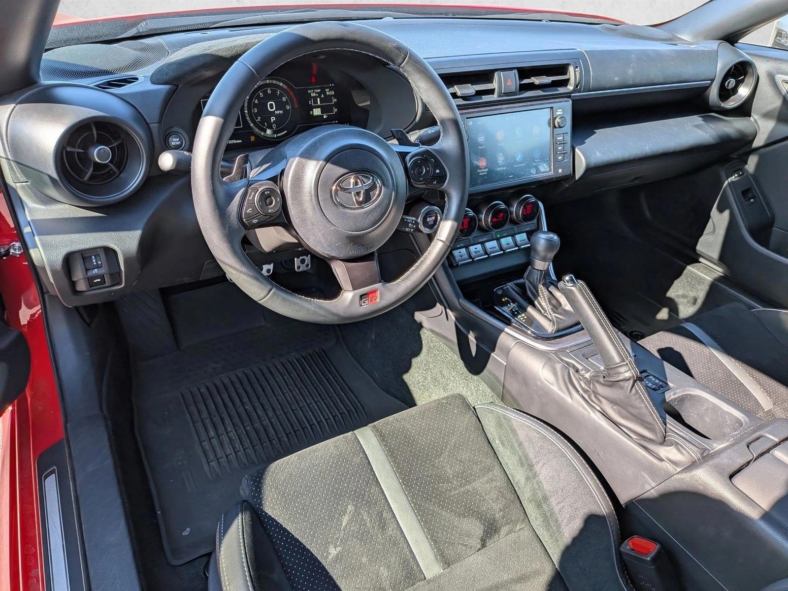 Thumbnail: 2025 Toyota GR86 - 3