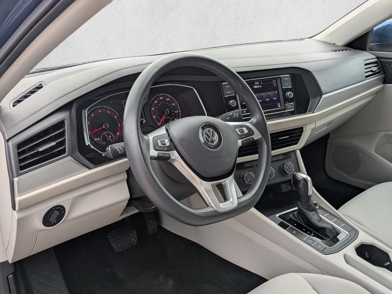 Thumbnail: 2019 Volkswagen Jetta - 2