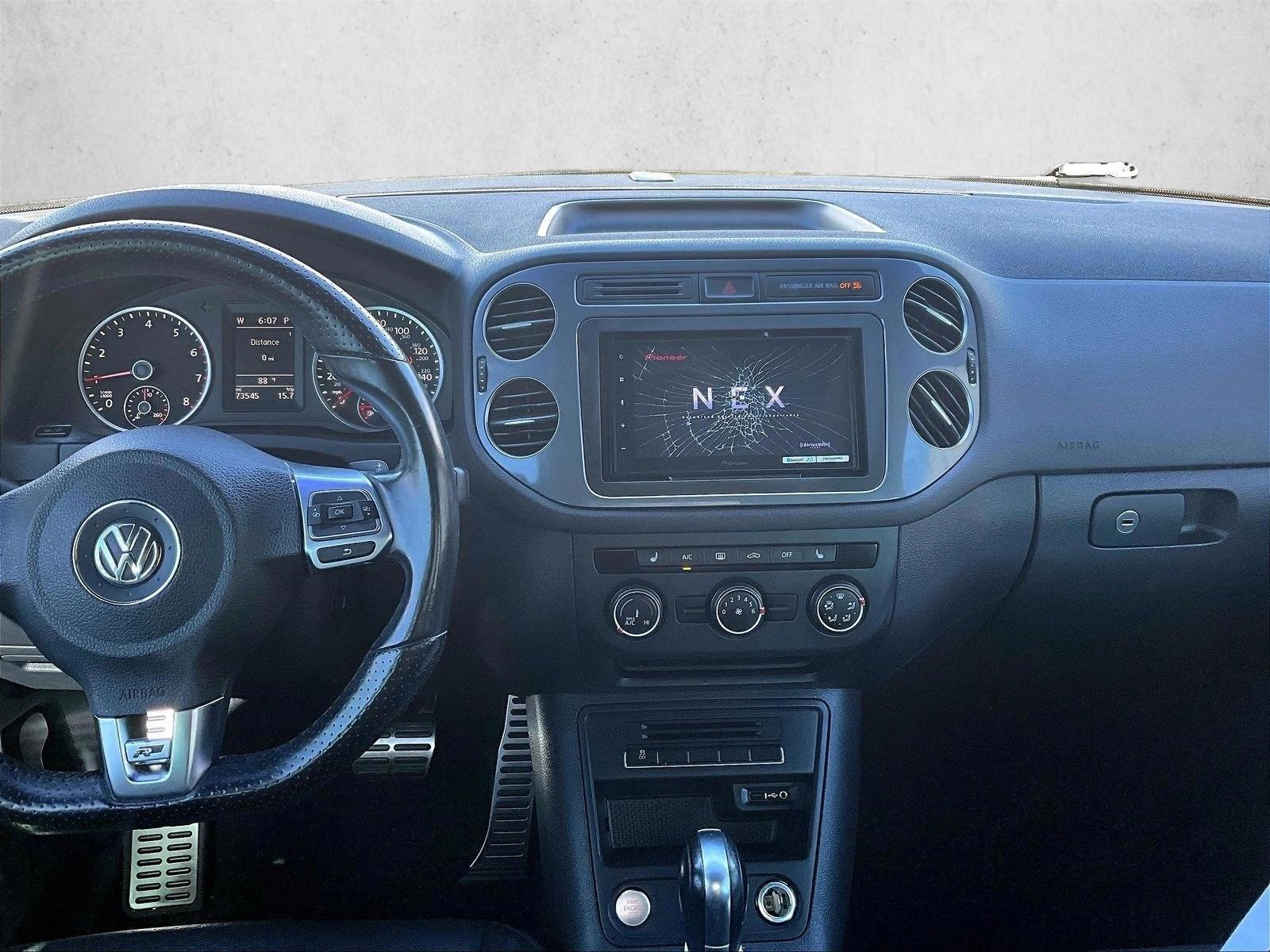 Thumbnail: 2016 Volkswagen Tiguan - 4