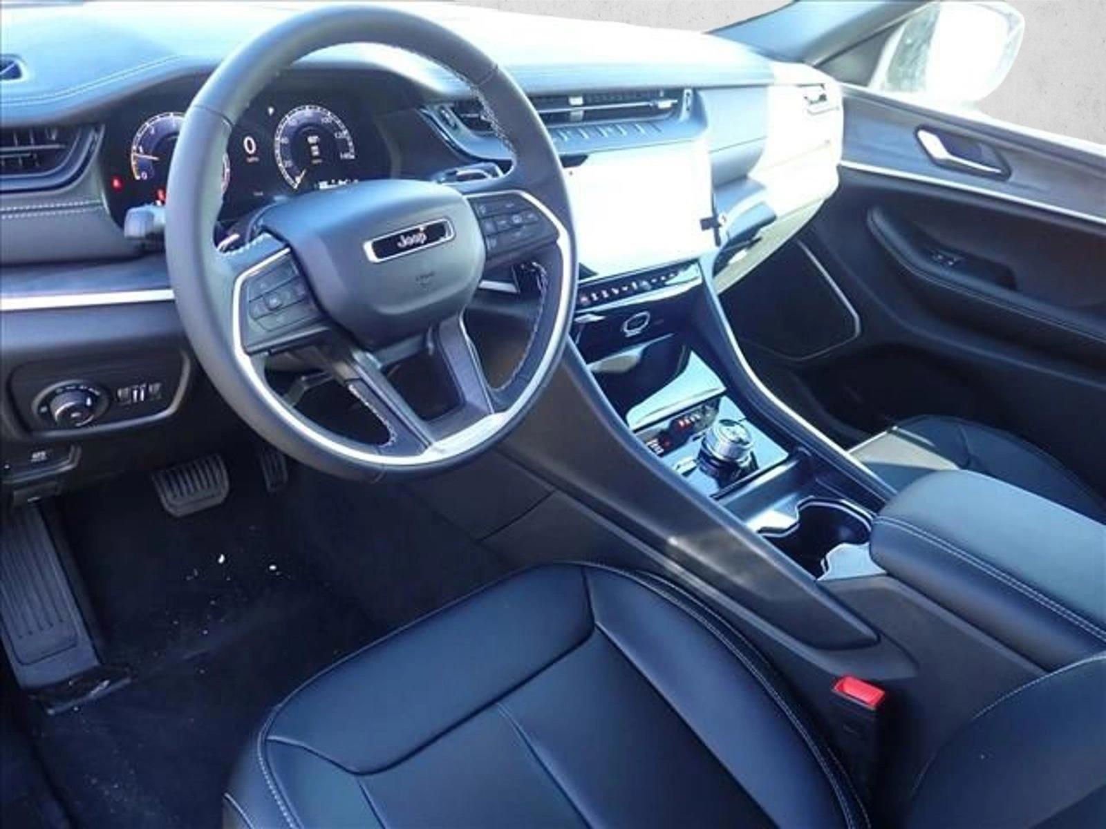 Thumbnail: 2026 Jeep Grand Cherokee - 3