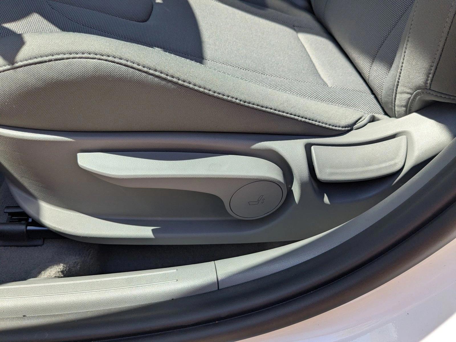 Thumbnail: 2026 Hyundai Elantra - 3