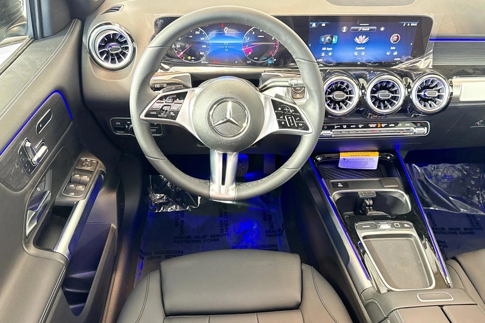 Thumbnail: 2026 Mercedes-Benz GLB - 4