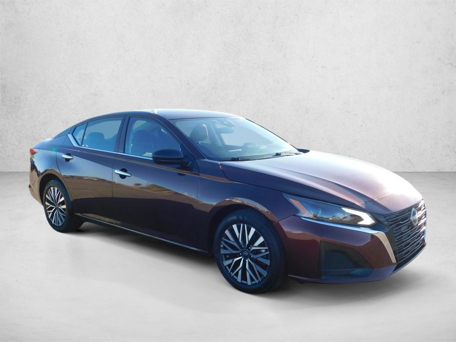 2025 Nissan Altima SV - Photo 6
