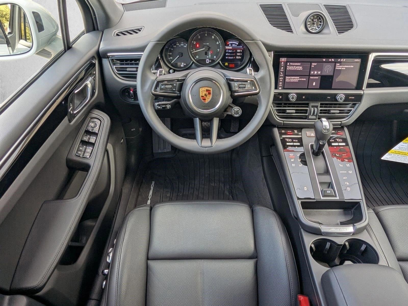 Thumbnail: 2026 Porsche Macan - 4