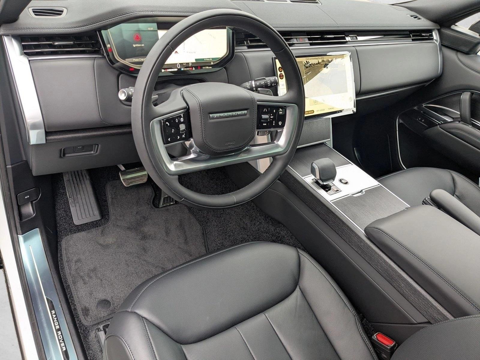 Thumbnail: 2025 Land Rover Range Rover - 3