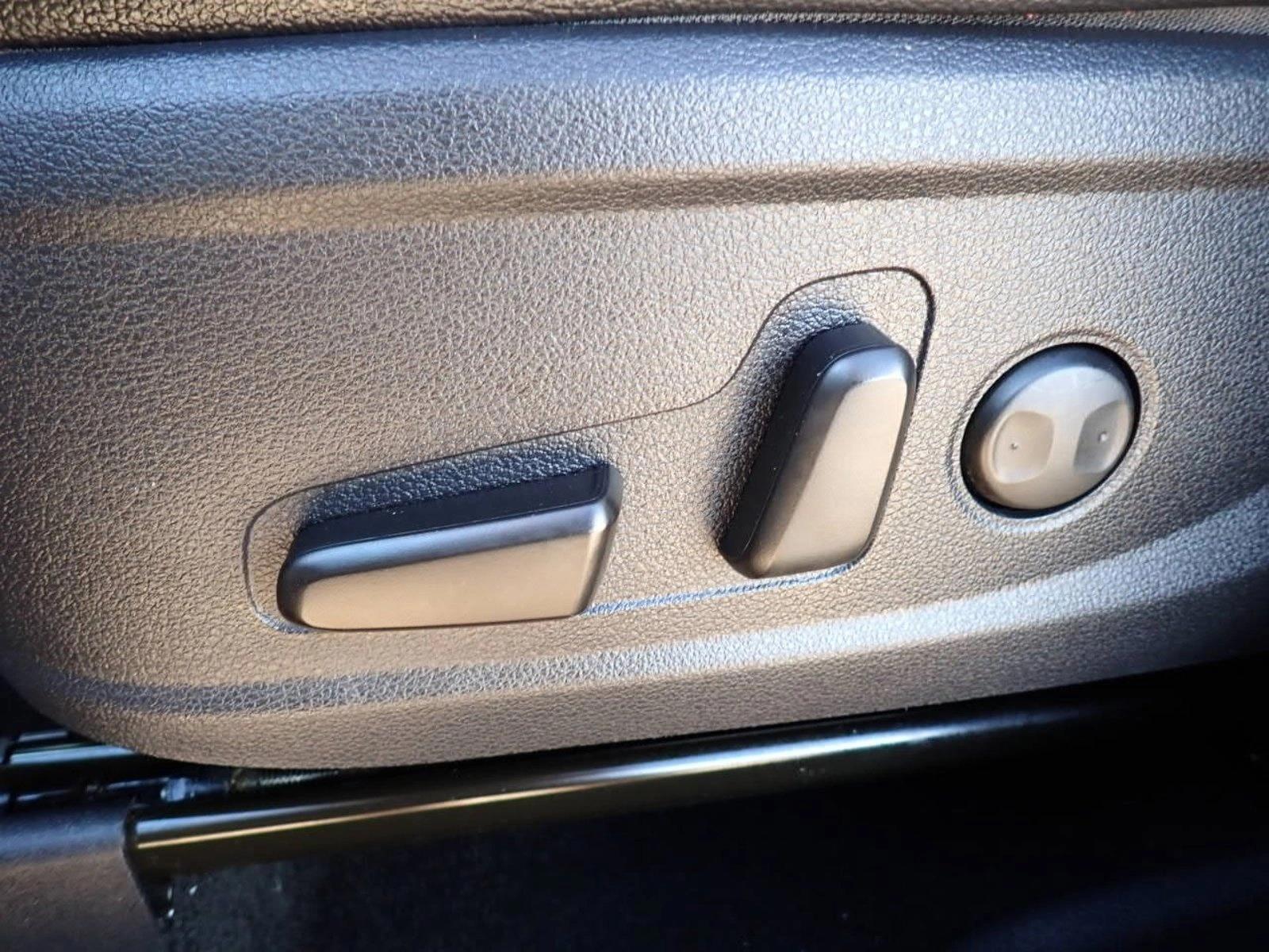Thumbnail: 2020 Hyundai Santa Fe - 3