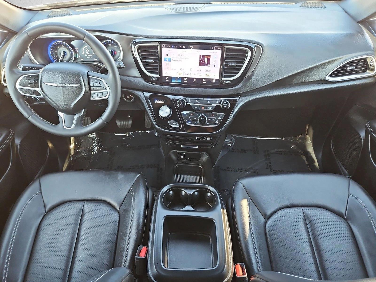 Thumbnail: 2025 Chrysler Pacifica - 4