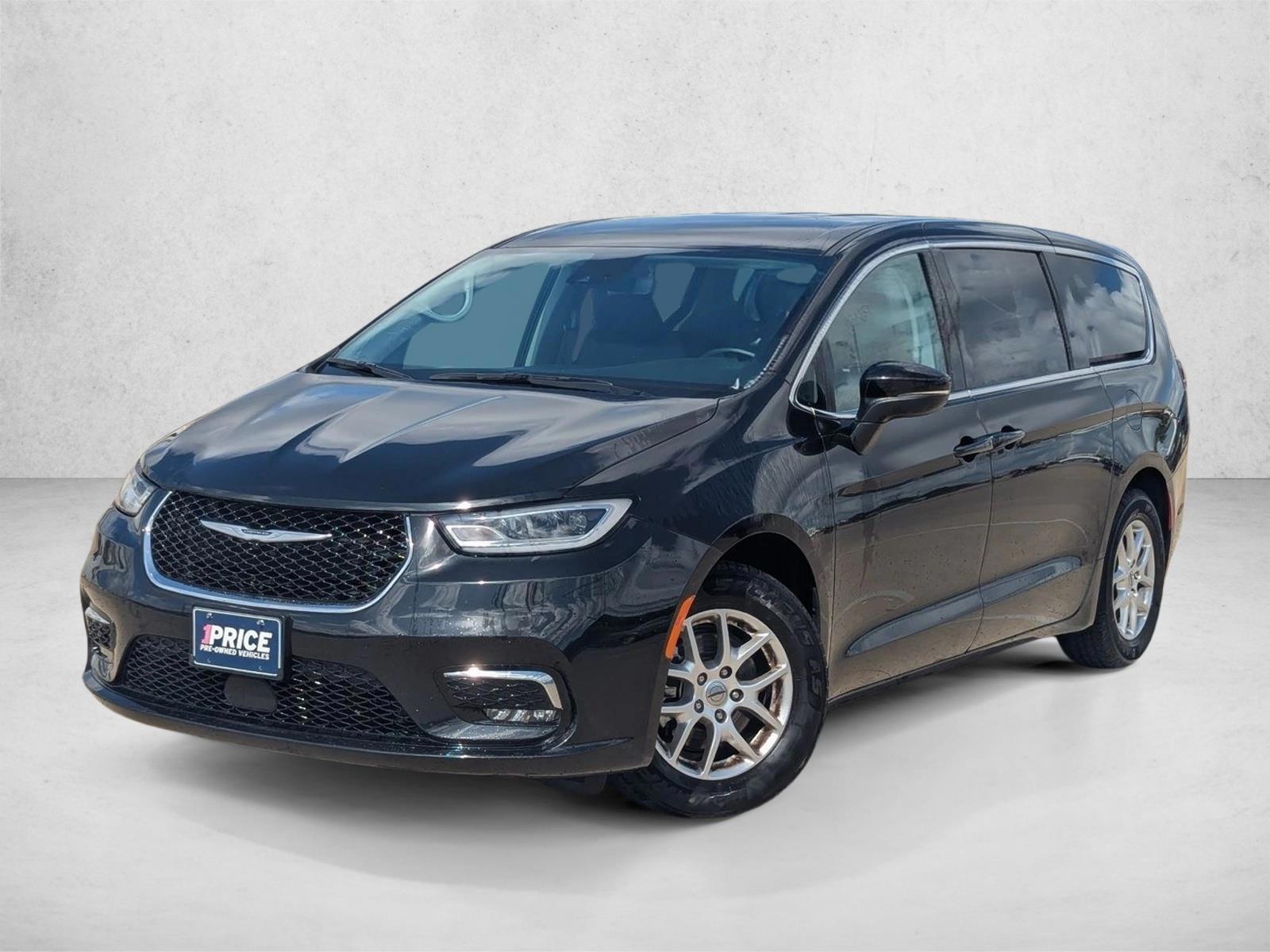 Thumbnail: 2023 Chrysler Pacifica - 1