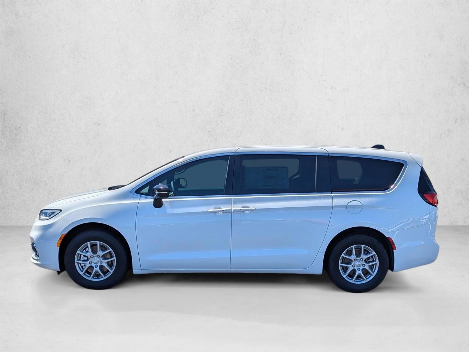 Thumbnail: 2026 Chrysler Pacifica - 2