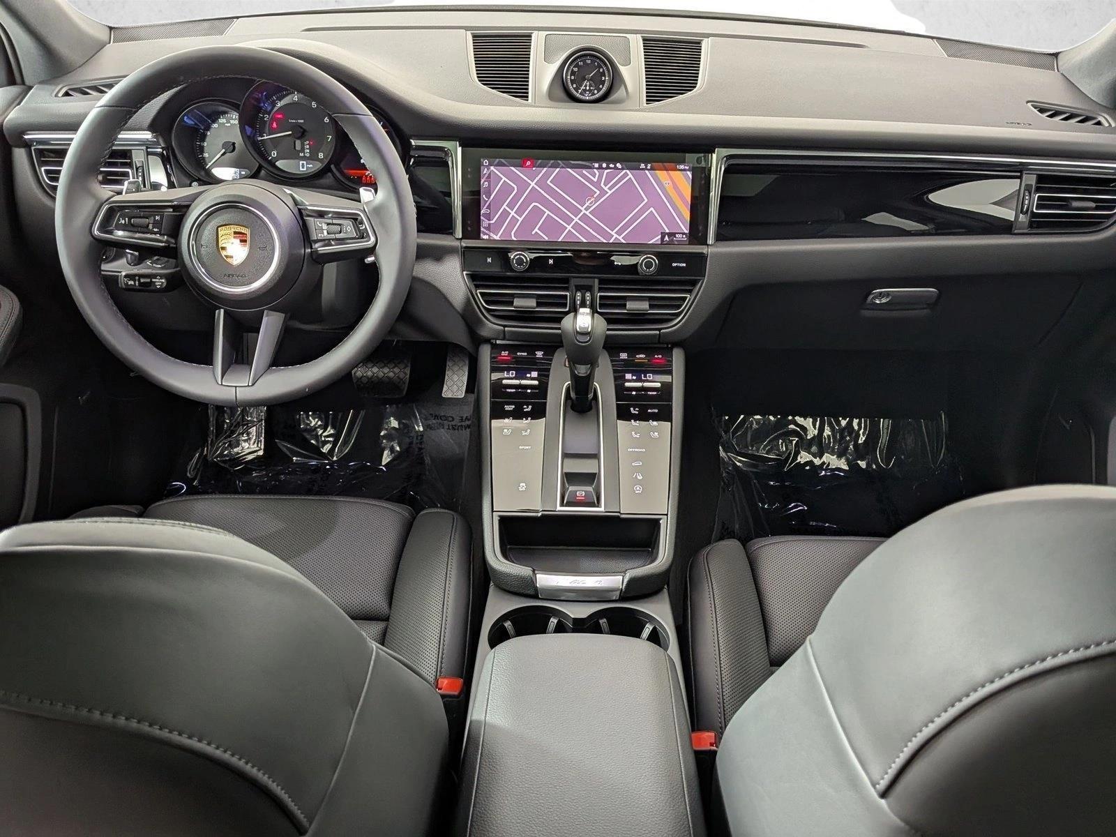 Thumbnail: 2026 Porsche Macan - 5